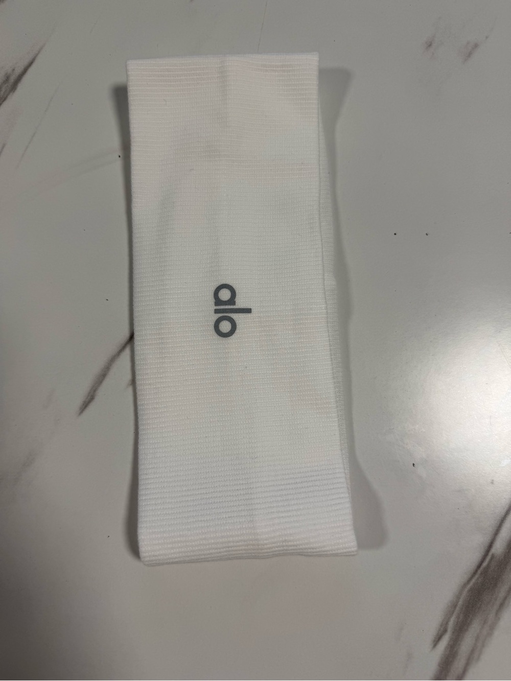 ALO Yoga Men’s White Athletic Headband with Subtle Logo